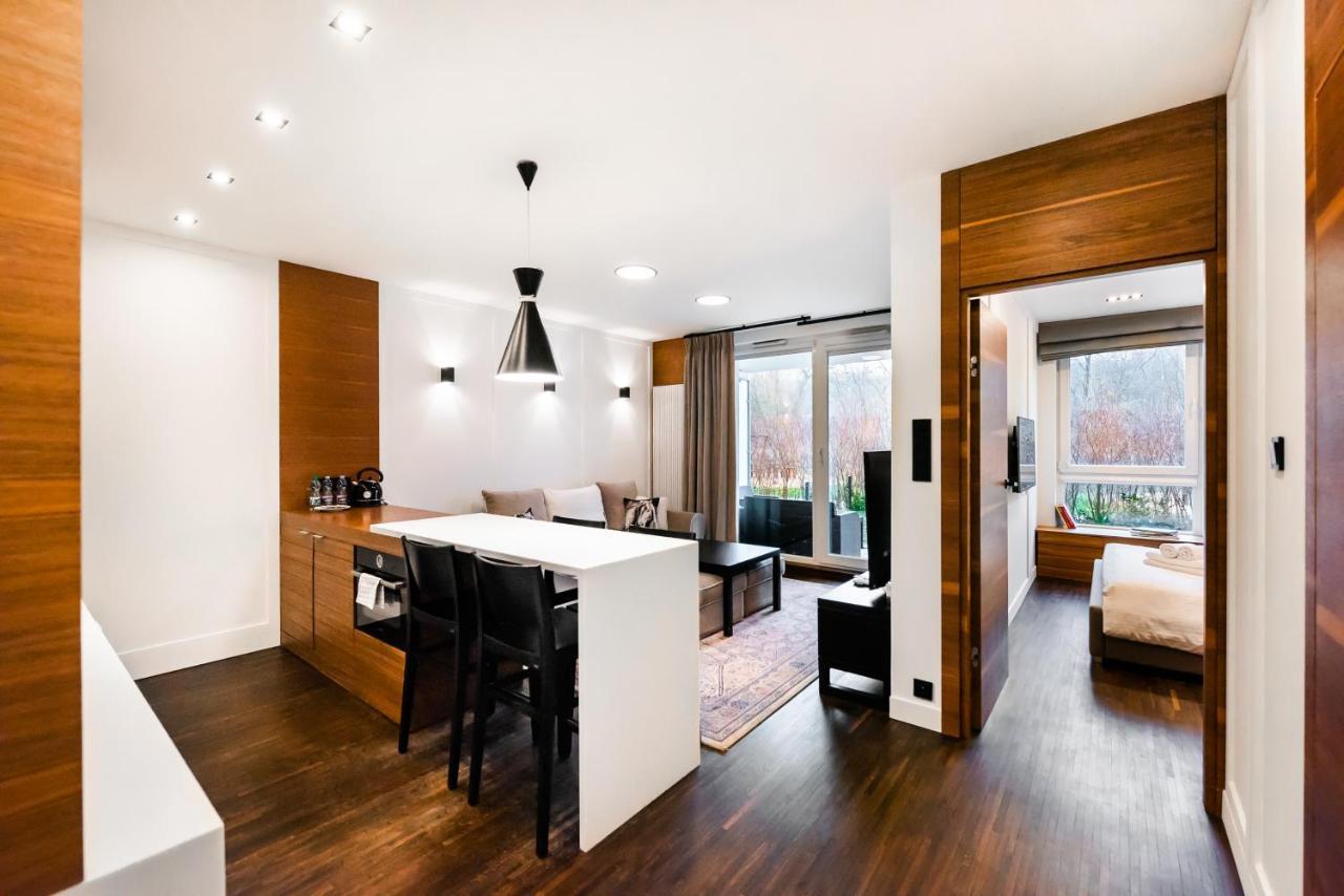 Wola Luxury Wooden Apartment Warsawa Bagian luar foto