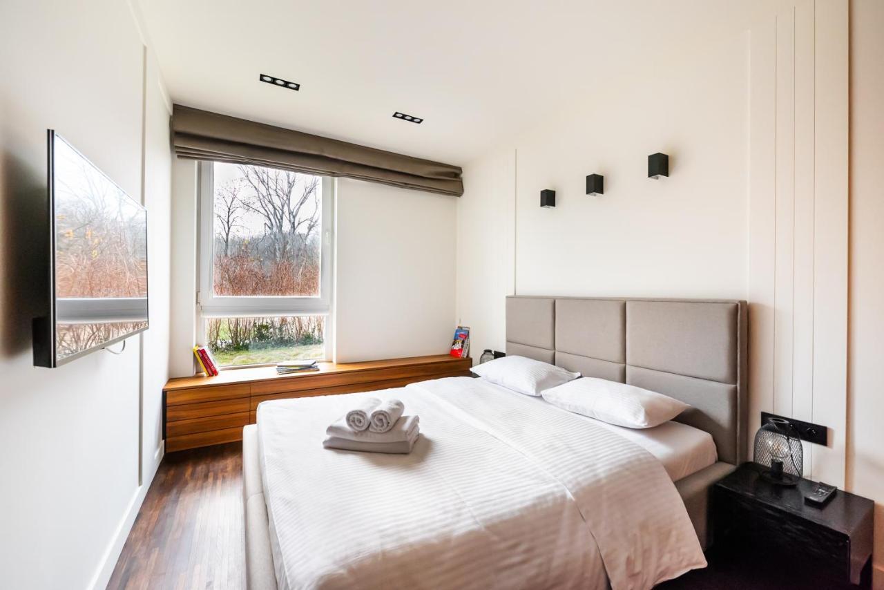 Wola Luxury Wooden Apartment Warsawa Bagian luar foto