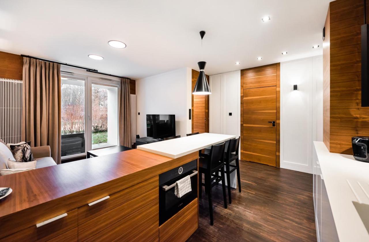 Wola Luxury Wooden Apartment Warsawa Bagian luar foto